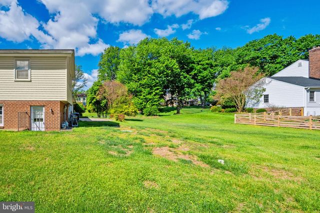 2729 CLARKES LANDING DR, Oakton, VA 22124