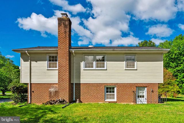 2729 CLARKES LANDING DR, Oakton, VA 22124