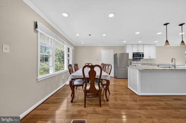 2729 CLARKES LANDING DR, Oakton, VA 22124