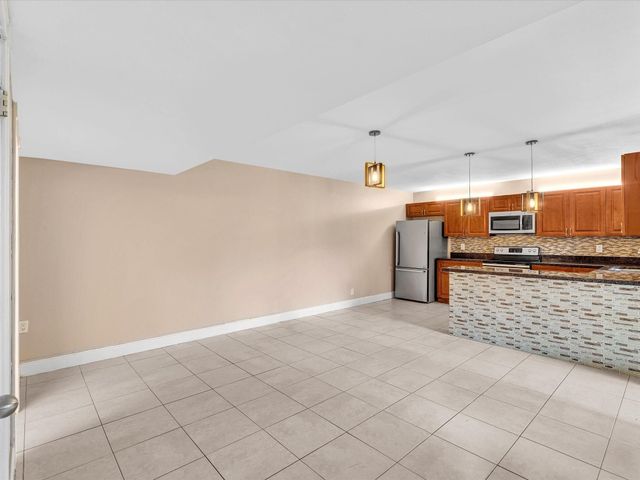 8111 SW 24th Street 8111, North Lauderdale, FL 33068