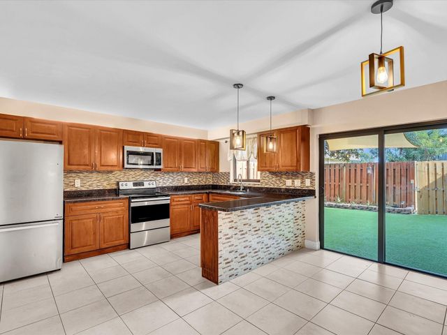 8111 SW 24th Street 8111, North Lauderdale, FL 33068