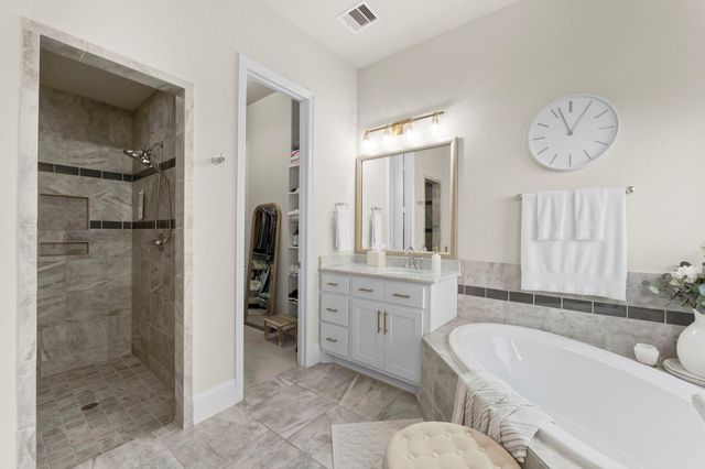 72 Twin Ponds Place, Tomball, TX 77375