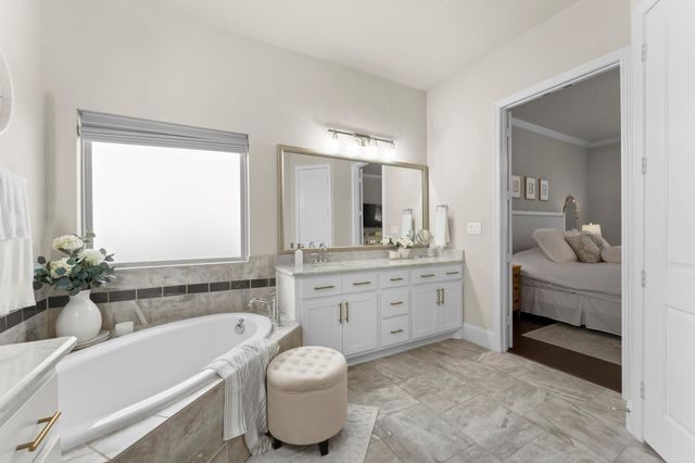 72 Twin Ponds Place, Tomball, TX 77375