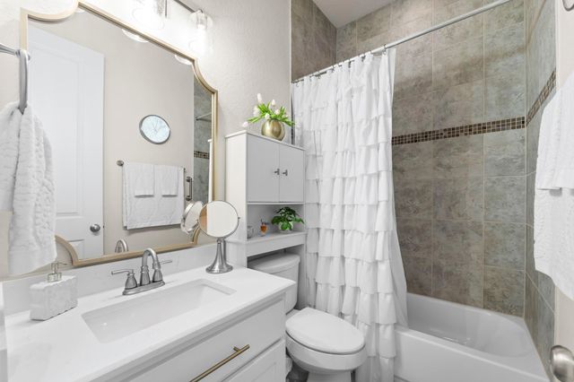 72 Twin Ponds Place, Tomball, TX 77375