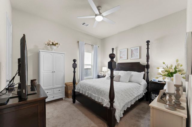 72 Twin Ponds Place, Tomball, TX 77375