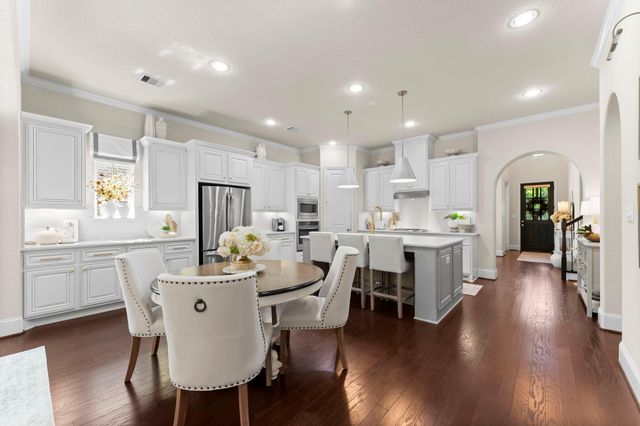 72 Twin Ponds Place, Tomball, TX 77375