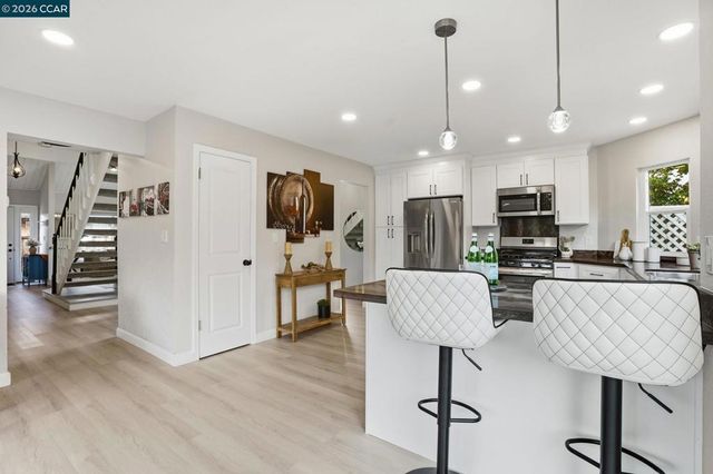 5537 5537 Pamplona Ct, Concord, CA 94521