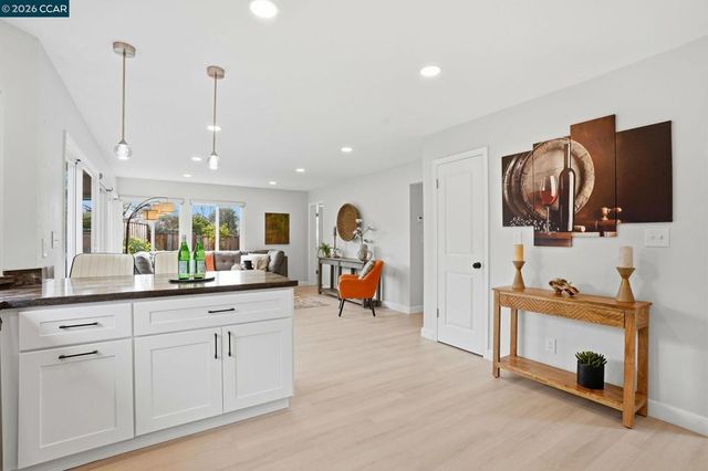 5537 5537 Pamplona Ct, Concord, CA 94521