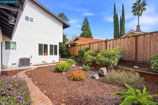 5537 5537 Pamplona Ct, Concord, CA 94521