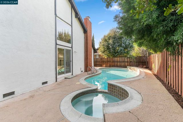 5537 5537 Pamplona Ct, Concord, CA 94521