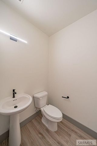 4979 N Beach Dr, Idaho Falls, ID 83401