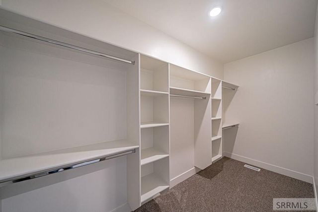 4979 N Beach Dr, Idaho Falls, ID 83401