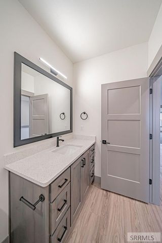 4979 N Beach Dr, Idaho Falls, ID 83401