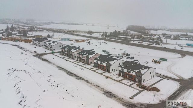 4979 N Beach Dr, Idaho Falls, ID 83401