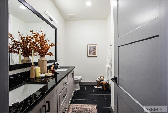 4979 N Beach Dr, Idaho Falls, ID 83401