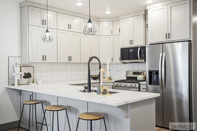 4979 N Beach Dr, Idaho Falls, ID 83401