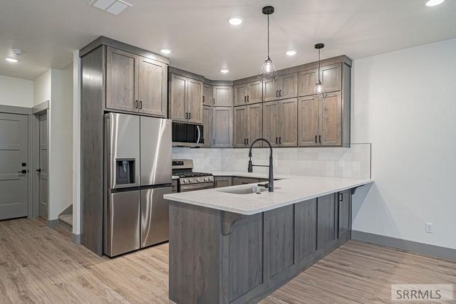 4979 N Beach Dr, Idaho Falls, ID 83401