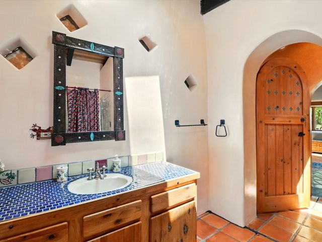 31 AB Hondo Trail, Santa Fe, NM 87508
