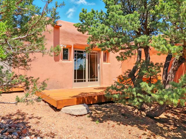 31 AB Hondo Trail, Santa Fe, NM 87508