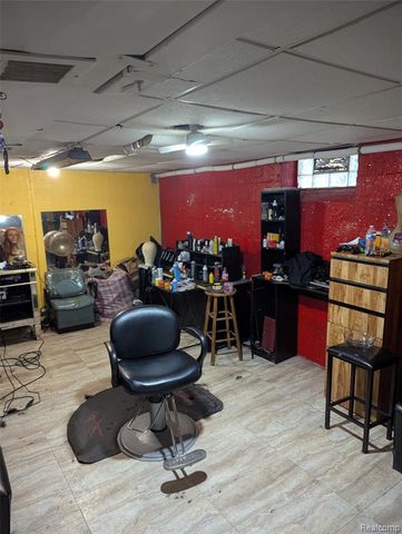 16193 Cruse Street, Detroit, MI 48235
