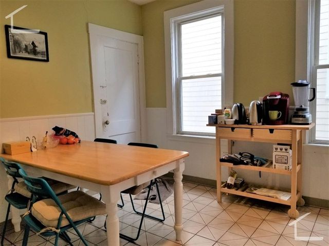119 Browne St 1., Brookline, MA 02446