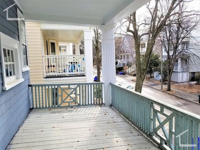 119 Browne St 1., Brookline, MA 02446