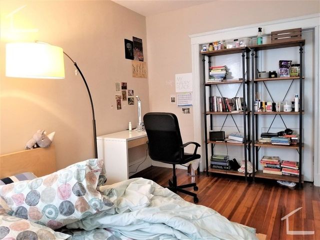 119 Browne St 1., Brookline, MA 02446