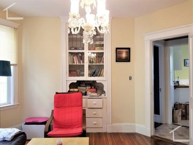 119 Browne St 1., Brookline, MA 02446
