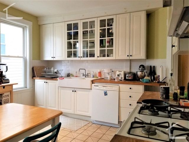 119 Browne St 1., Brookline, MA 02446