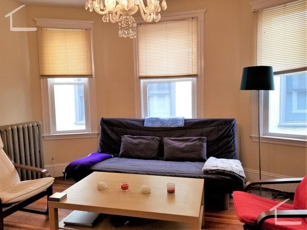 119 Browne St 1., Brookline, MA 02446