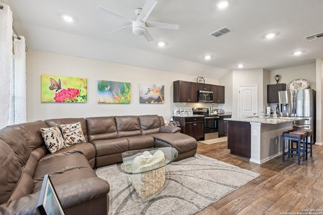 756 Monarch, Seguin, TX 78155