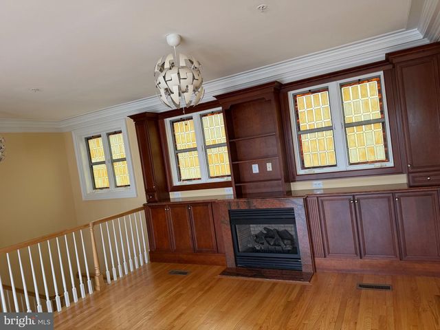 1335 N 14TH ST N, Arlington, VA 22209