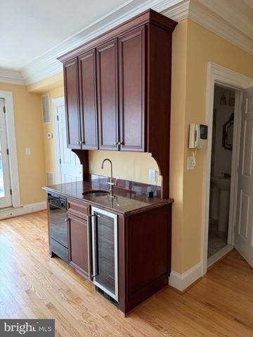1335 N 14TH ST N, Arlington, VA 22209