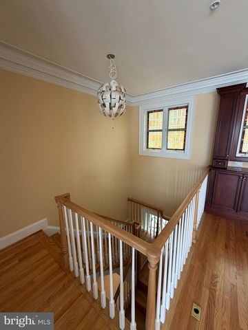 1335 N 14TH ST N, Arlington, VA 22209