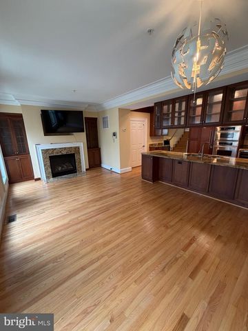 1335 N 14TH ST N, Arlington, VA 22209