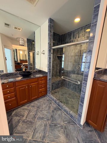 1335 N 14TH ST N, Arlington, VA 22209