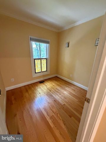1335 N 14TH ST N, Arlington, VA 22209