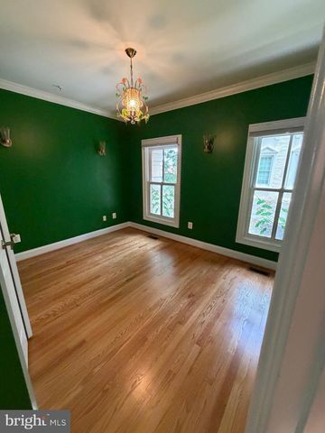 1335 N 14TH ST N, Arlington, VA 22209