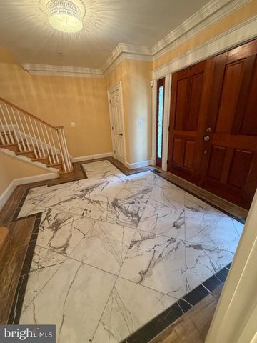 1335 N 14TH ST N, Arlington, VA 22209