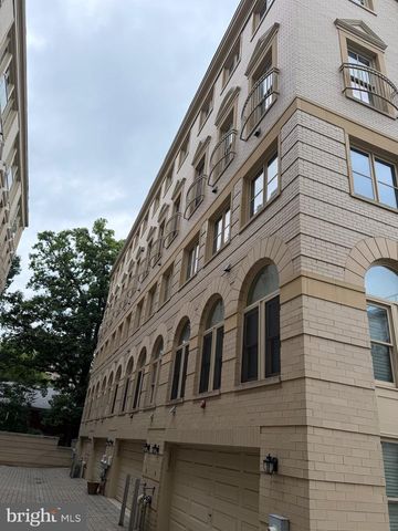 1335 N 14TH ST N, Arlington, VA 22209