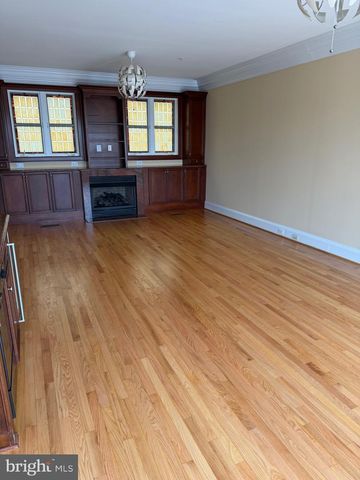 1335 N 14TH ST N, Arlington, VA 22209
