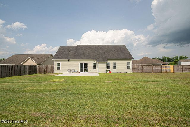 224 Adagio Trail, Richlands, NC 28574