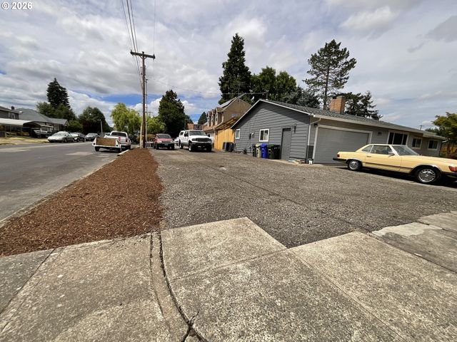 223 N 13TH Ave, Cornelius, OR 97113