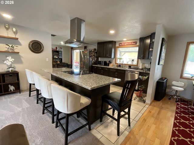 223 N 13TH Ave, Cornelius, OR 97113