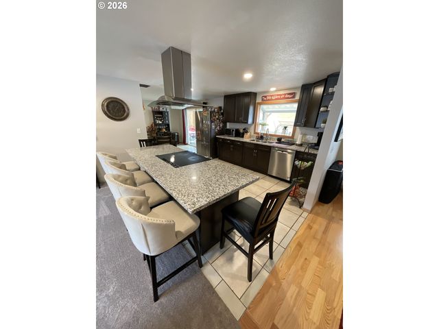 223 N 13TH Ave, Cornelius, OR 97113