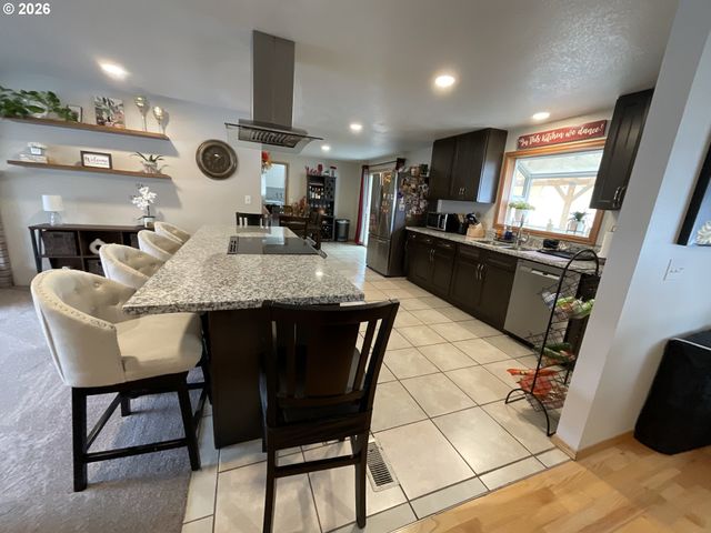 223 N 13TH Ave, Cornelius, OR 97113