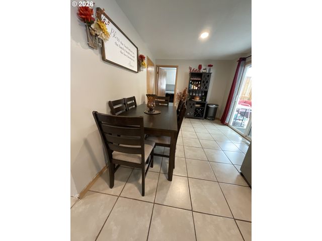 223 N 13TH Ave, Cornelius, OR 97113