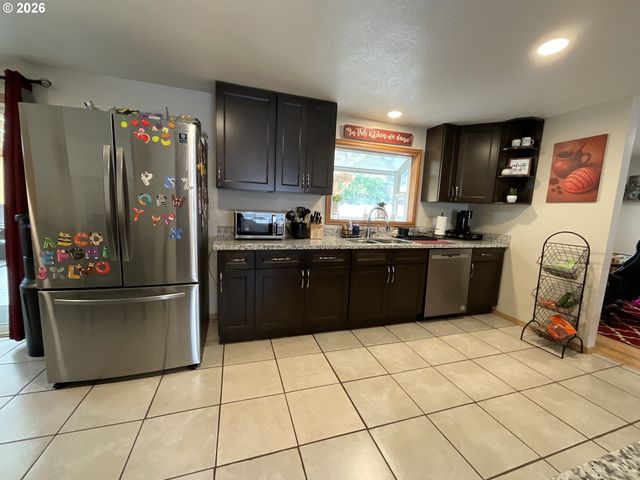 223 N 13TH Ave, Cornelius, OR 97113