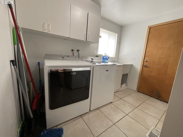 223 N 13TH Ave, Cornelius, OR 97113