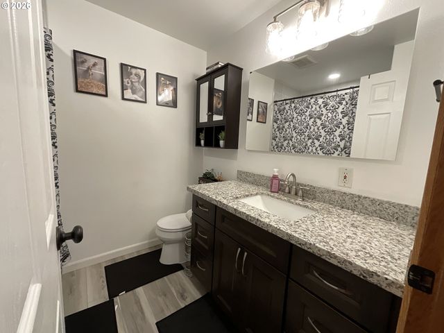 223 N 13TH Ave, Cornelius, OR 97113